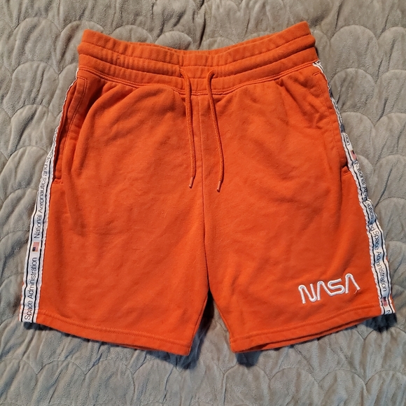 H&M Nasa Sweatshorts with Side Stripes - Picture 2 of 6